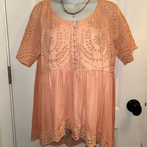Free People Peach Eyelet with sequins babydoll top with buttons sz. L, like new